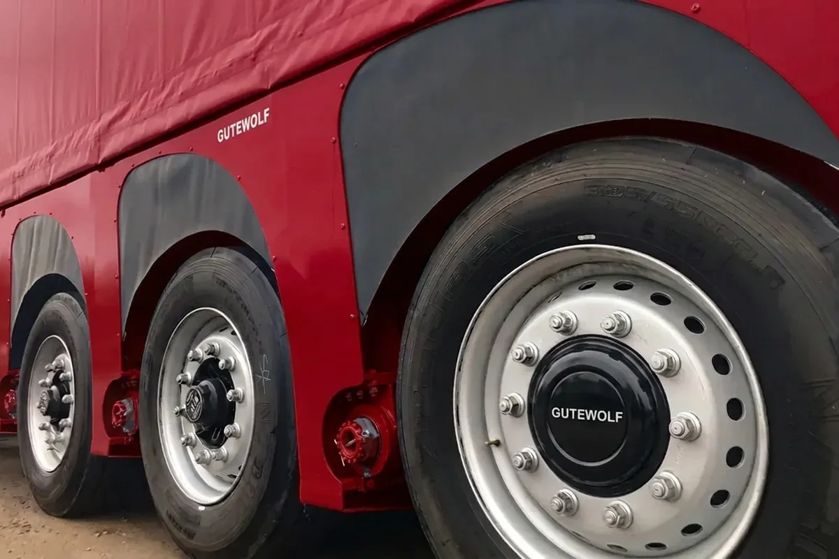 Полуприцеп стекловоз GuteWolf Стандарт, рама Domex 700 MC